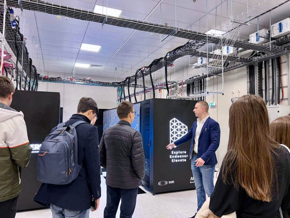 High-school Students visit the DISCOVERER supercomputer